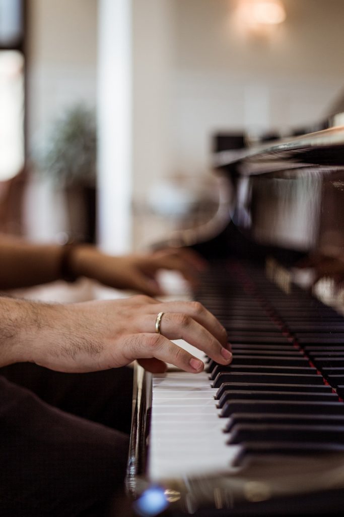 Comment dégager du temps pour apprendre le piano correctement ?